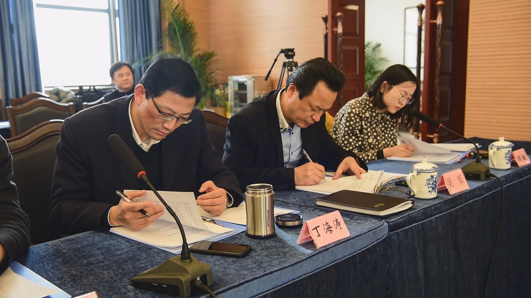 江苏检察机关2017年度保障民生十大典型案件评选活动现场