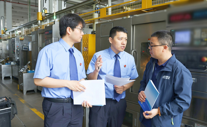 fd25bc4f-2f93-4a60-bdaf-1fff74fdde9c.jpg